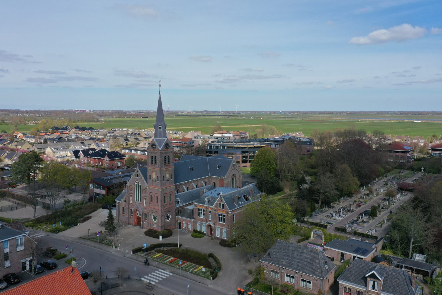 Luchtfoto Corneliuskerk